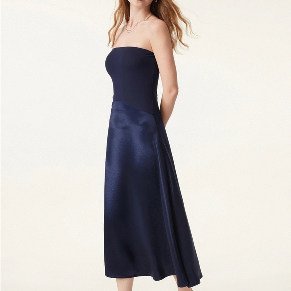 Milky Waves Acetate
Midnight Acetate Non-slip Strapless Midi Brami Dress - Picture 8 of 11